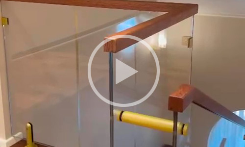Перила для лестницы из стекла производства Glastec